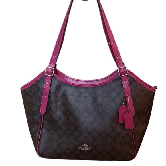 Coach Meadow Shoulder Bag In Signature Canvas - Picture 5 of 16